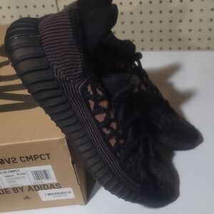 Yeezy Athletic Shoes in Black and Brown Cmpct